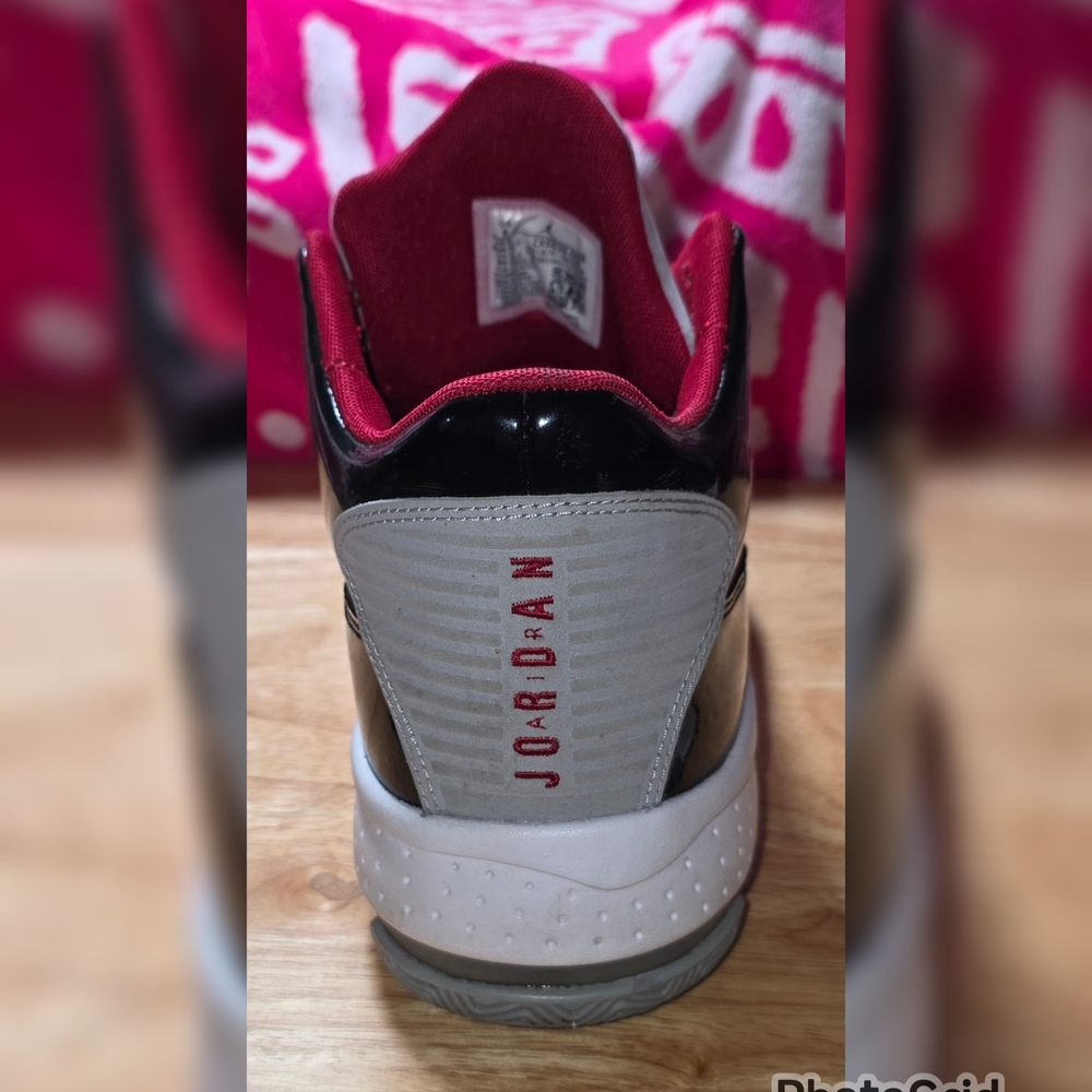 Used Jordan Men's Max Aura 2 Sneakers - Picture 7 of 12